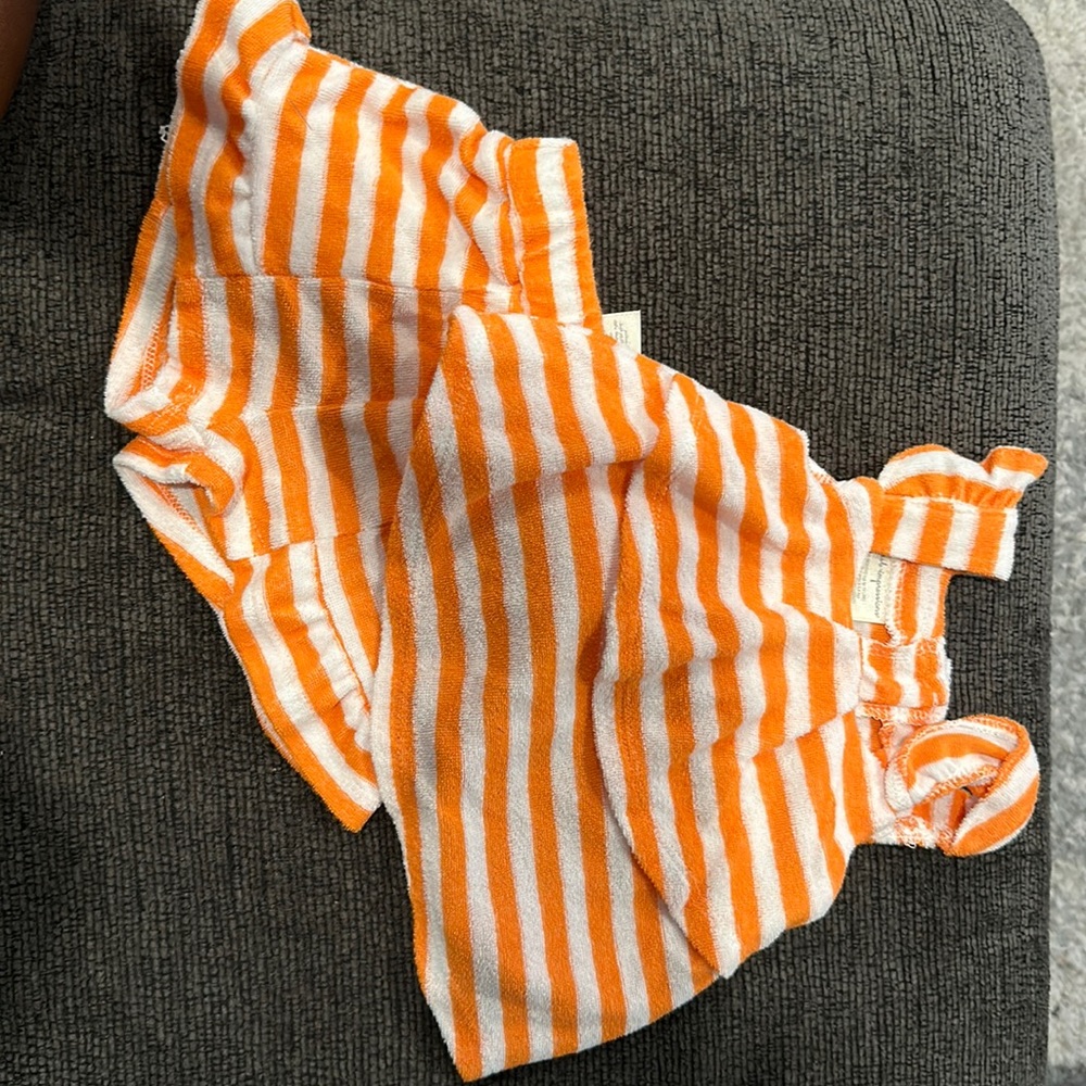 Orange summer outfit